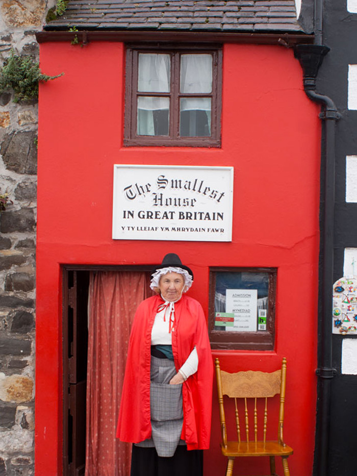 Smallest-House-in-Britain-225x300