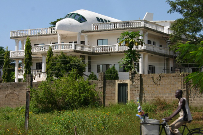 plane_house